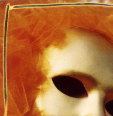 Maschera con velo arancio
