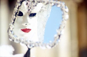 maschera in specchio