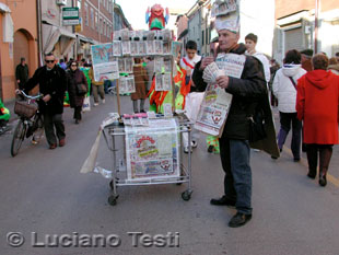 Venditore di fortuna. Lotteria italia.